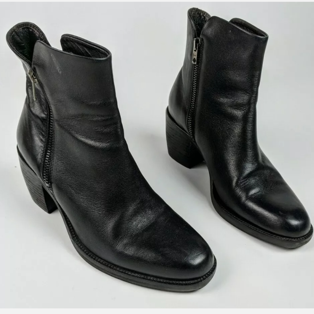 Boemos Made In Italy Black Leather Booties Chelsea